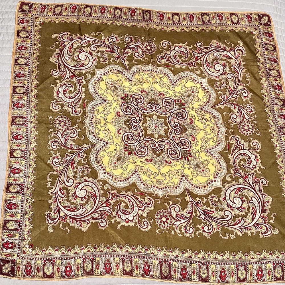 CLOSET CLEAR OUT! Beautiful 30-1/2" square vintage scarf